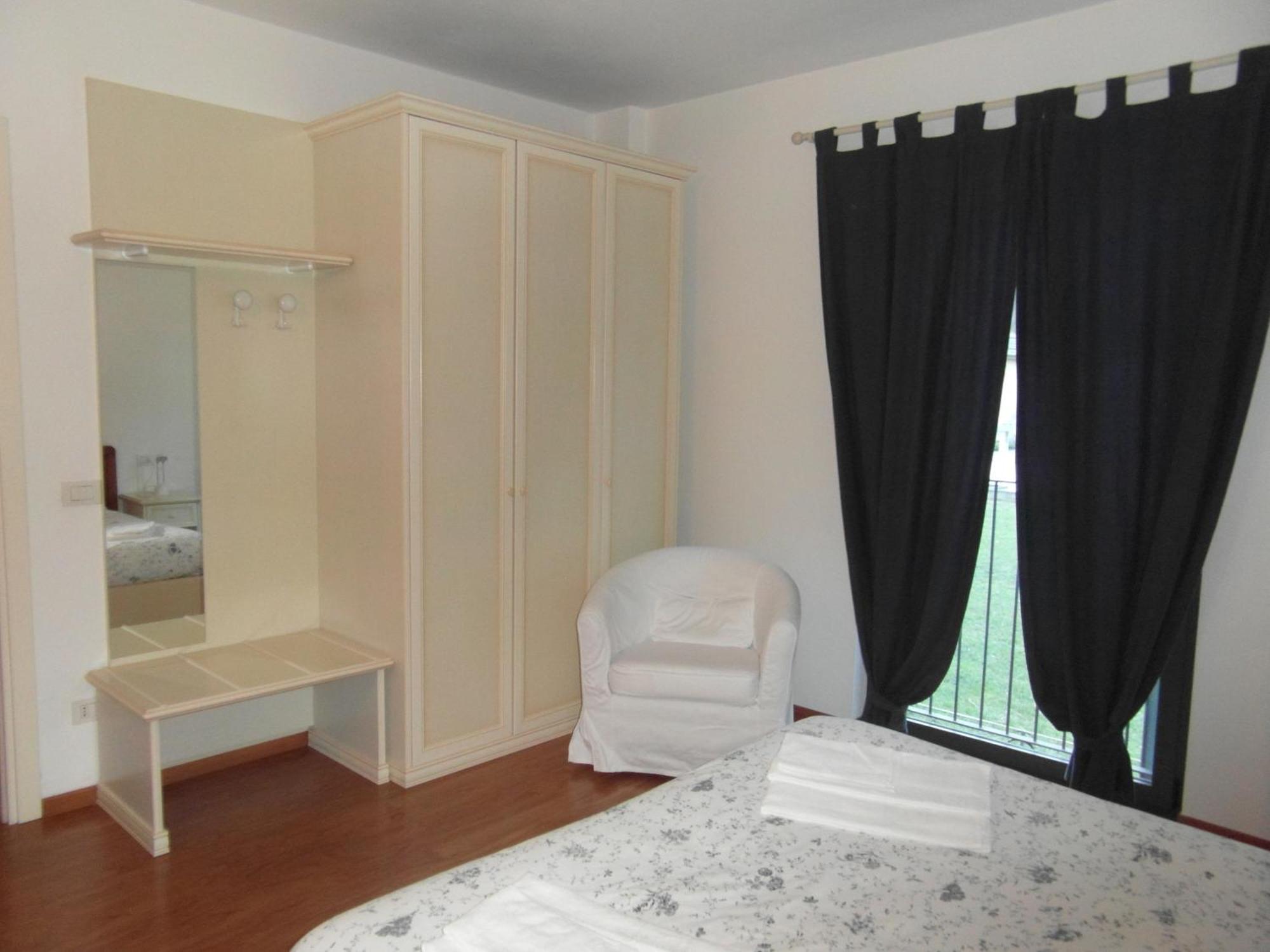 Residence I Fiori Piantedo Δωμάτιο φωτογραφία